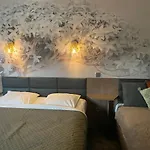 Отель Villa Hotel 2*