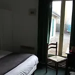 Отель Villa Hotel 2*