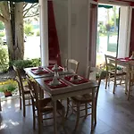 Отель Villa Hotel Труа