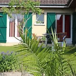 Отель Villa Hotel 2*