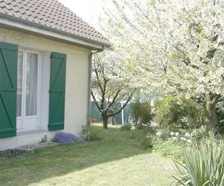 Villa Hotel トロワ